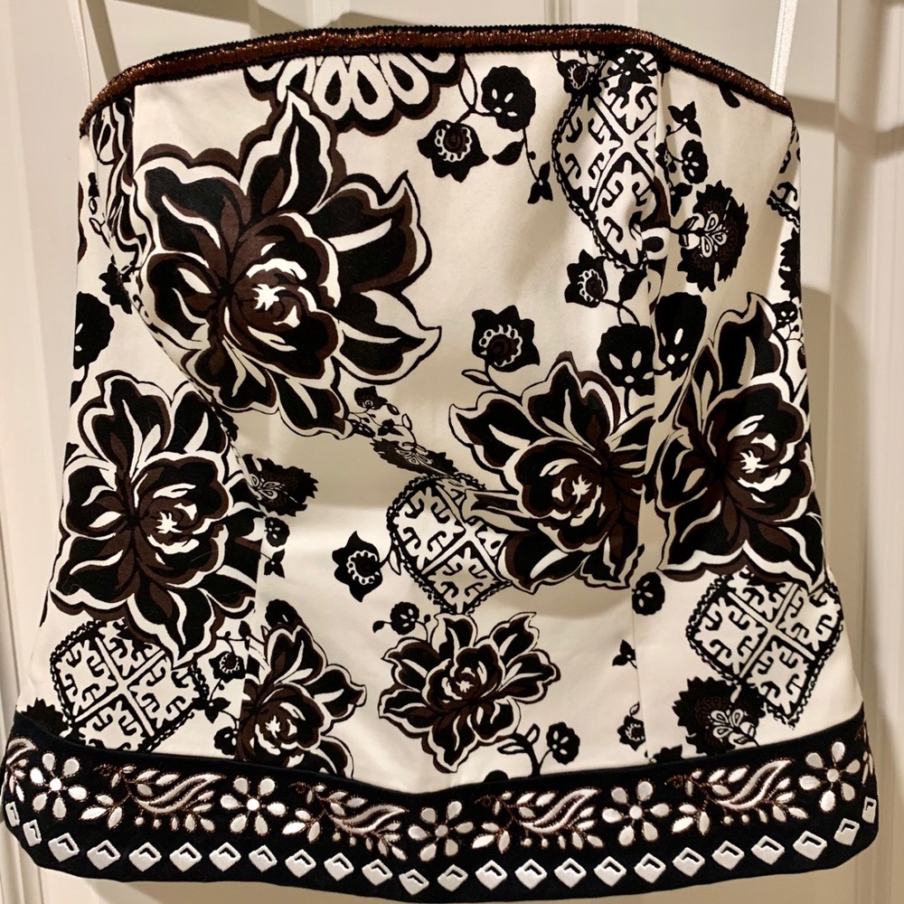 White House black market / Elegant but sexy strapless Ponte Bustier